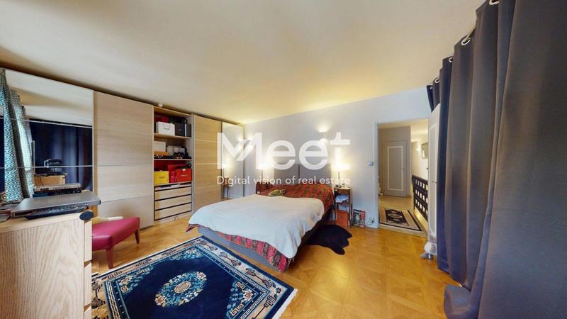 Maison - 220 m² - 6 pièces