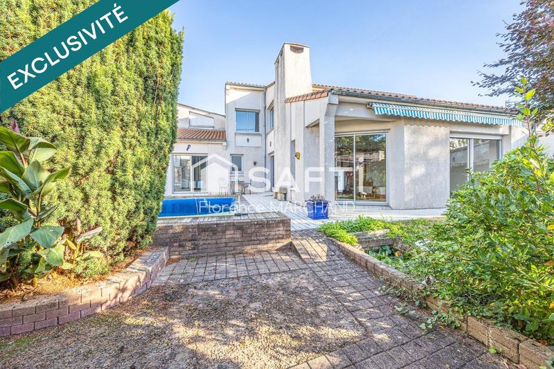 Maison - 205 m² - 6 pièces