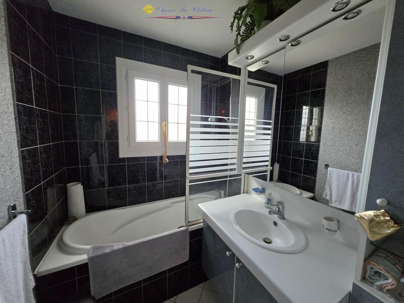 Villa - 102 m² - 6 pièces