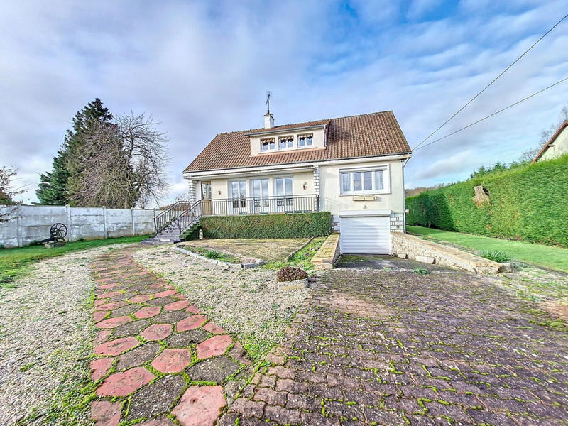 Maison - 1 131 m² - 6 pièces