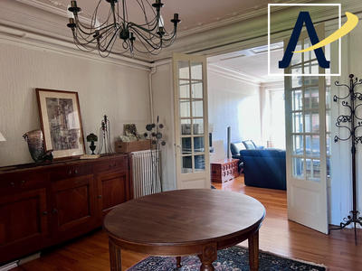 Appartement - 161 m² - 6 pièces