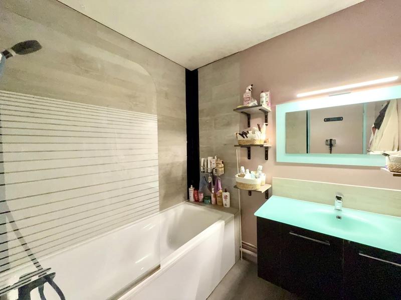 Appartement - 80 m² - 4 pièces