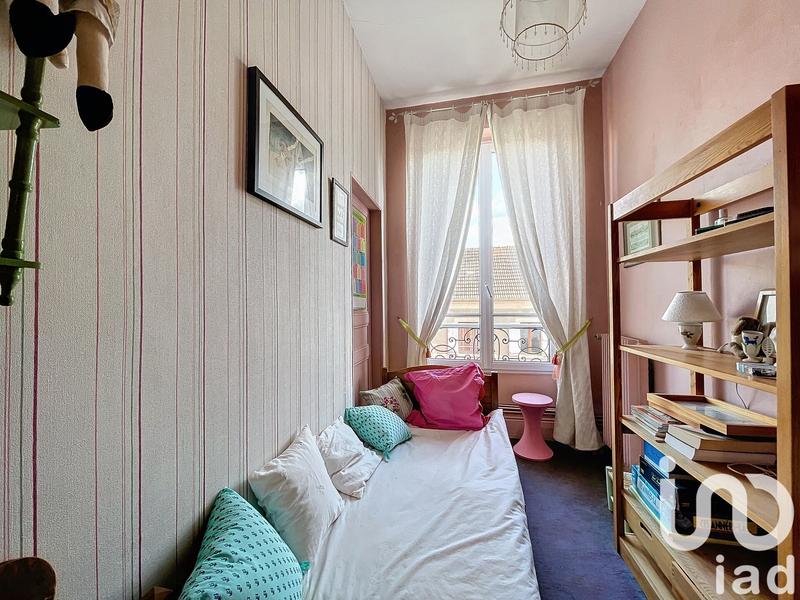 Maison - 325 m² - 12 pièces