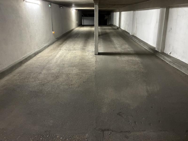 Parking / Garage - 12 m²
