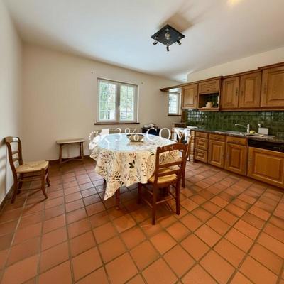 Propriété - 233 m² - 9 pièces