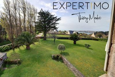 Maison - 311 m² - 10 pièces