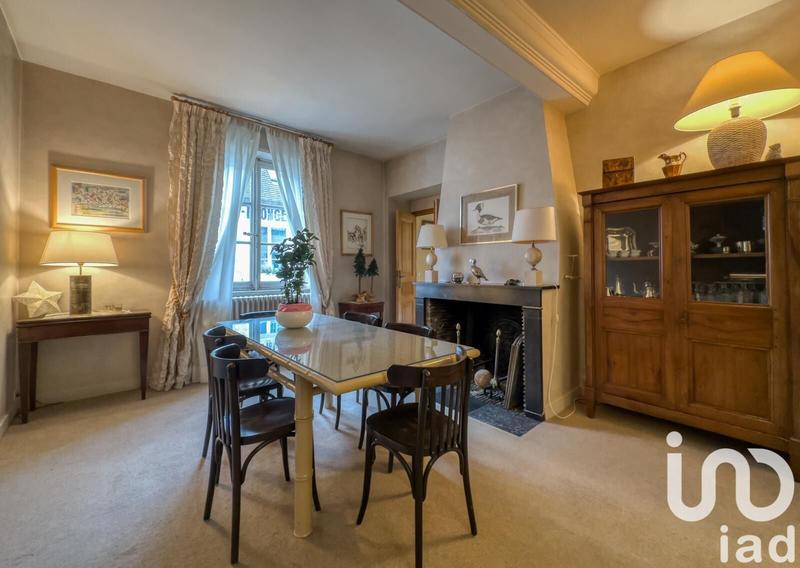 Maison - 317 m² - 10 pièces