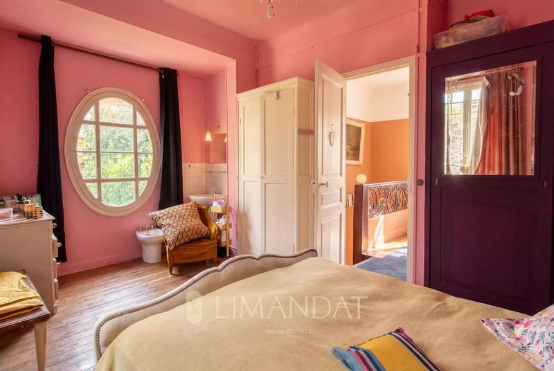 Villa - 200 m² - 8 pièces