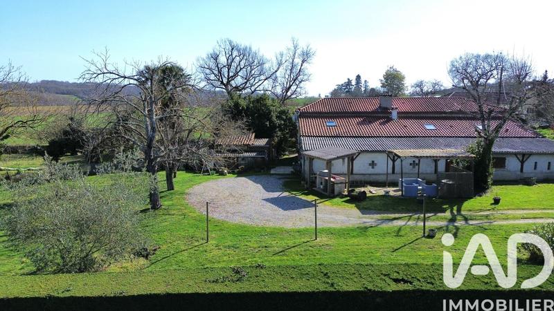 Maison - 208 m² - 8 pièces