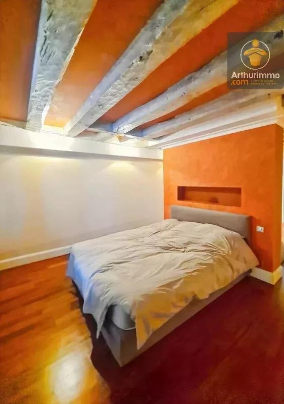 Maison - 230 m² - 7 pièces