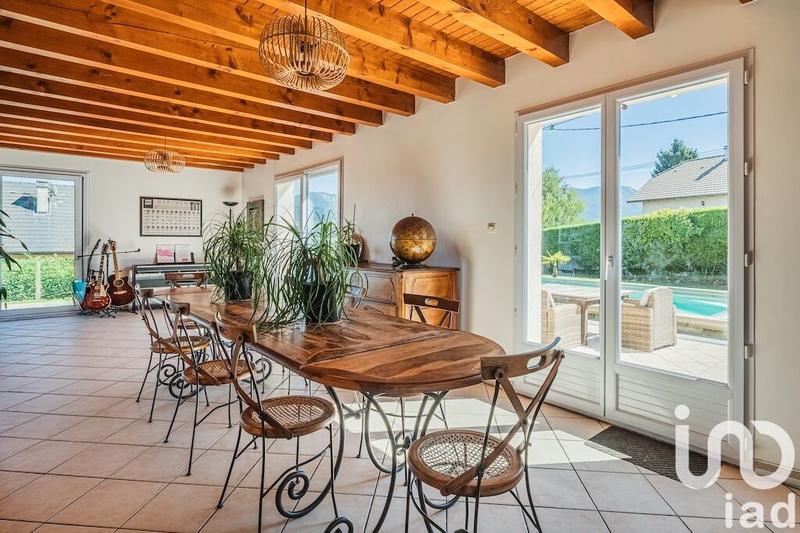 Maison - 210 m² - 5 pièces