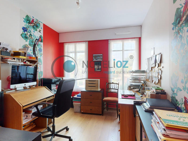 Maison - 225 m² - 9 pièces