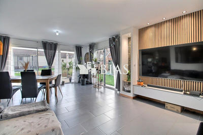 Maison - 163 m² - 7 pièces