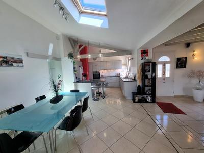 Maison - 191 m² - 11 pièces