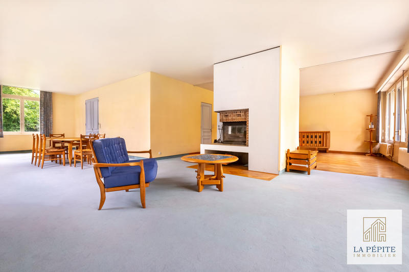 Maison - 315 m² - 10 pièces