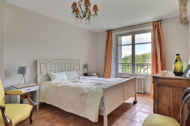 Maison - 301 m² - 11 pièces