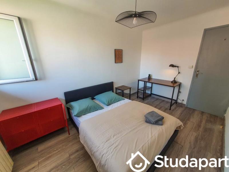 Chambre - 11 m² - 1 pièce