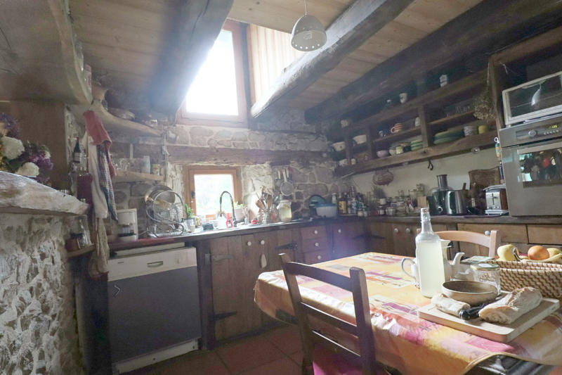 Propriété - 195 m² - 8 pièces