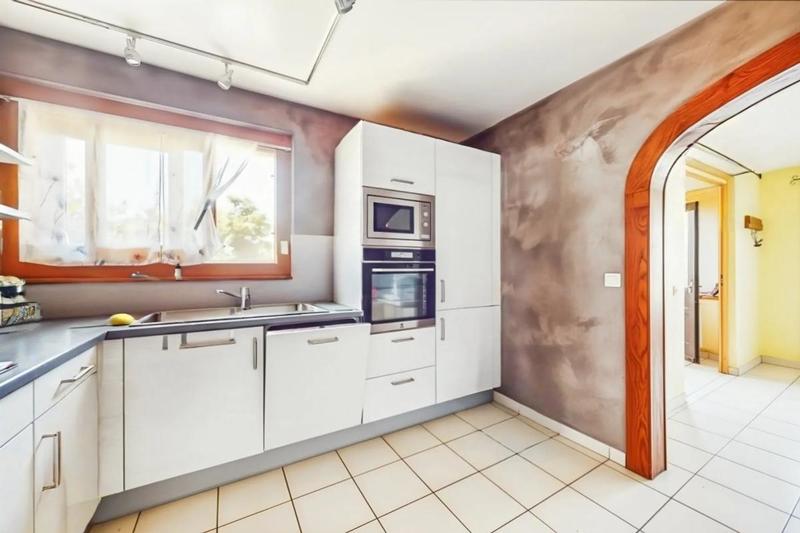 Maison - 290 m² - 9 pièces