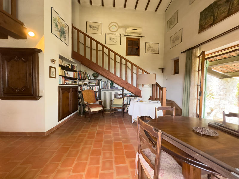 Propriété - 200 m² - 8 pièces