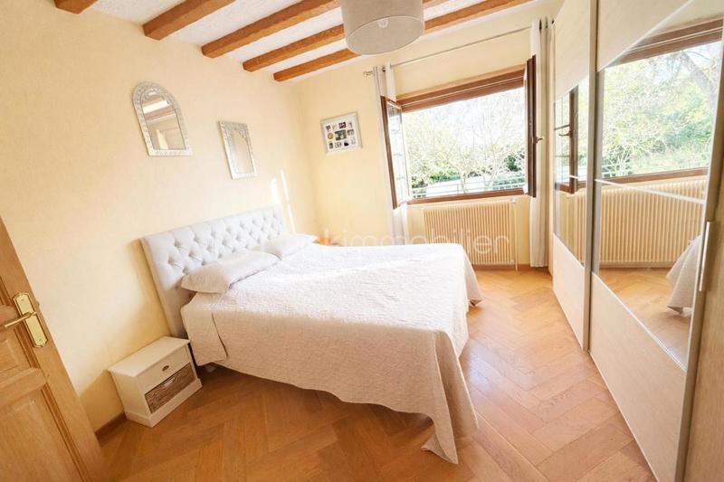 Maison - 218 m² - 7 pièces