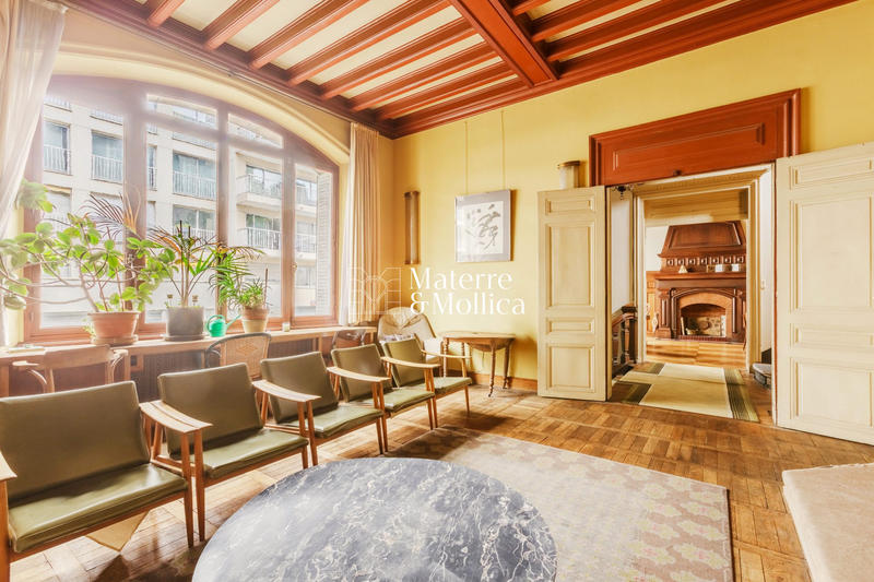 Maison - 550 m² - 20 pièces