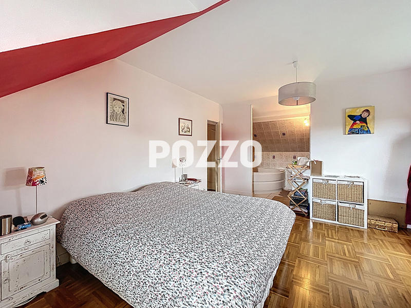 Maison - 166 m² - 6 pièces