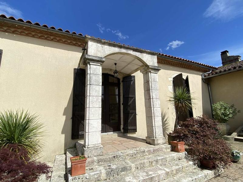 Maison en pierre - 383 m² - 14 pièces