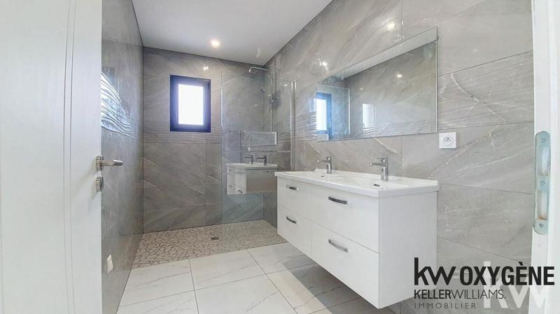 Maison - 143 m² - 5 pièces