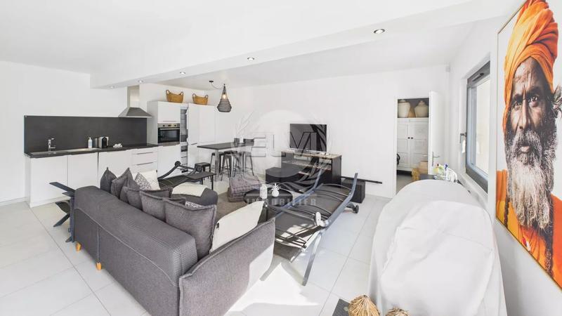 Maison - 283 m² - 5 pièces