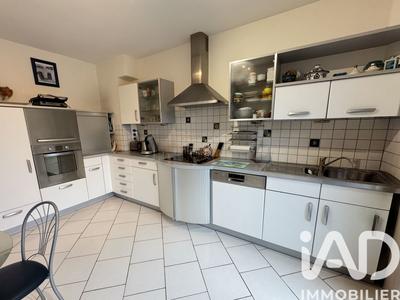 Maison - 122 m² - 7 pièces