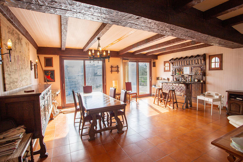 Immeuble - 70 m² - 7 pièces