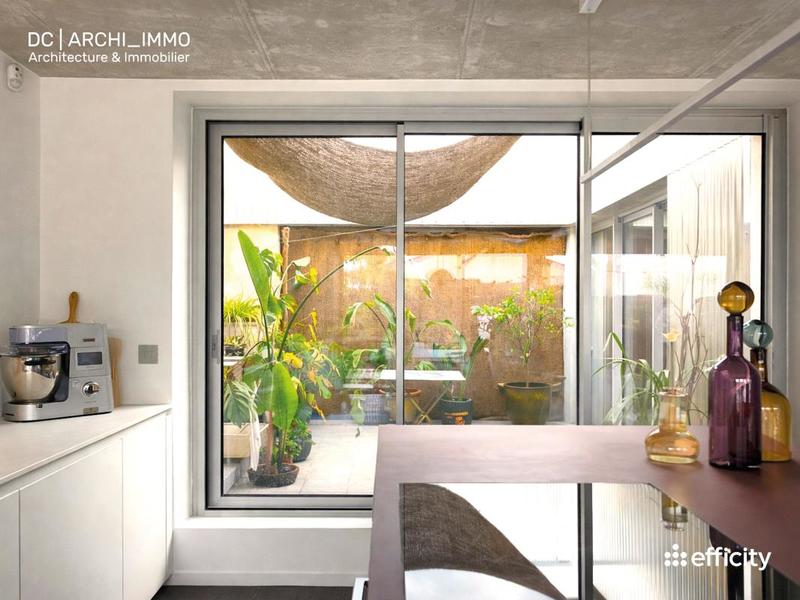 Maison - 223 m² - 7 pièces