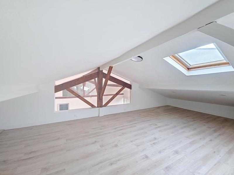 Appartement - 111 m² - 4 pièces