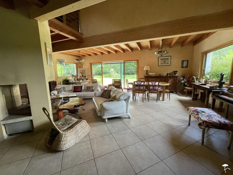 Maison contemporaine - 245 m² - 10 pièces