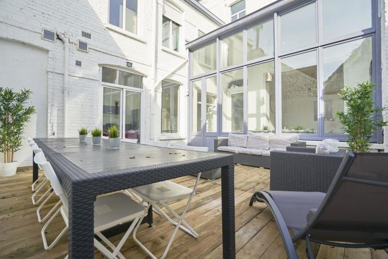 Maison - 233 m² - 11 pièces