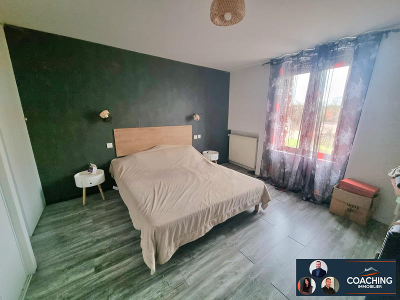 Maison traditionnelle - 197 m² - 9 pièces