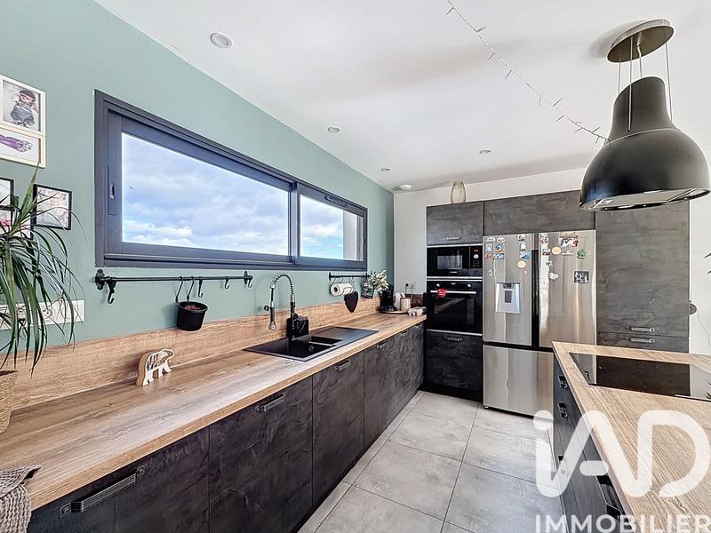 Maison - 102 m² - 4 pièces