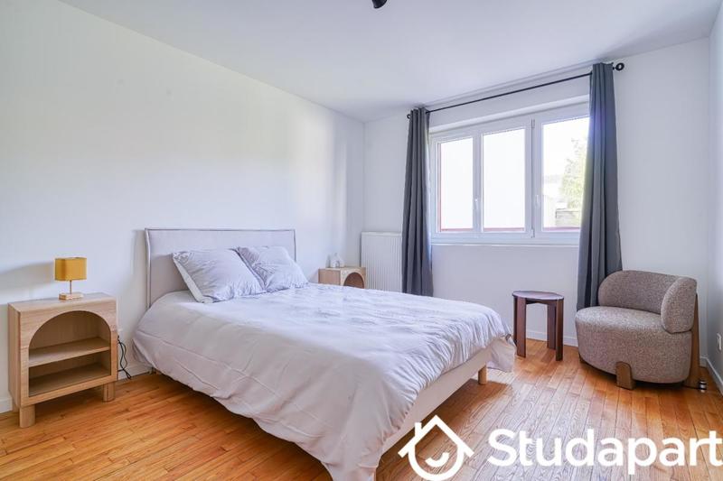 Chambre - 14 m² - 1 pièce