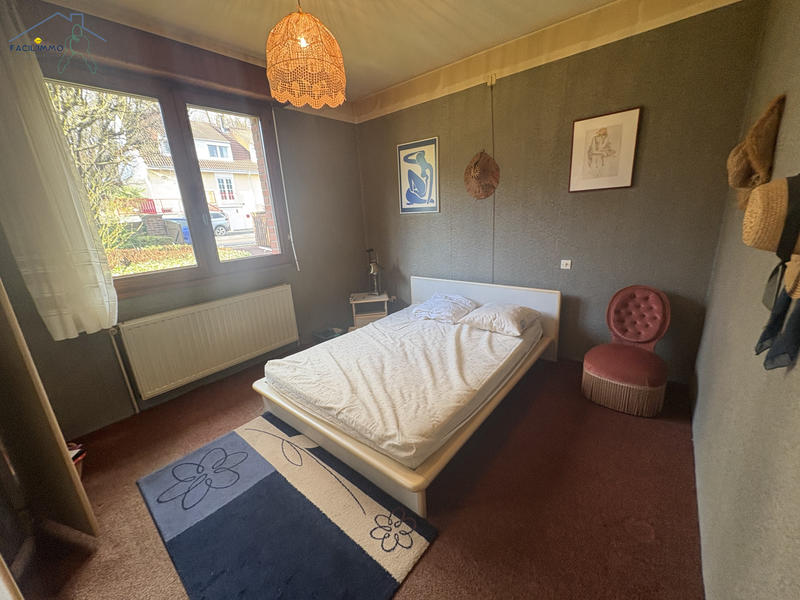 Maison - 220 m² - 9 pièces