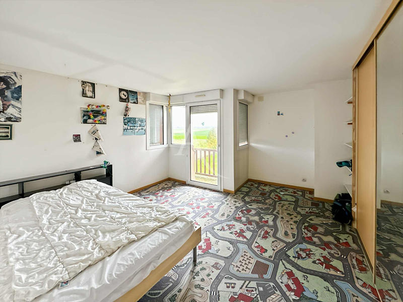 Maison - 320 m² - 12 pièces