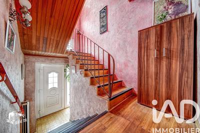 Maison - 180 m² - 8 pièces