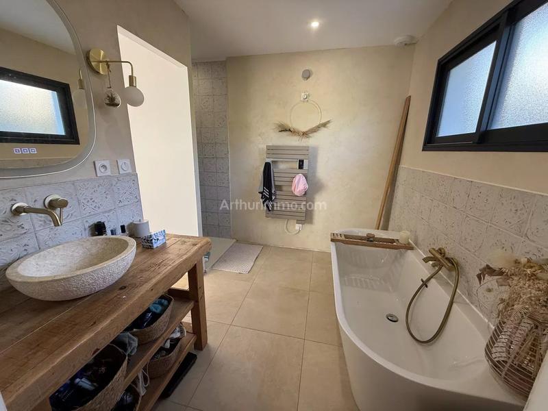 Maison - 212 m² - 8 pièces