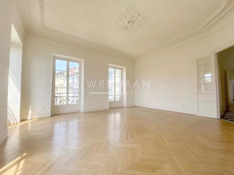 Appartement - 170 m² - 7 pièces