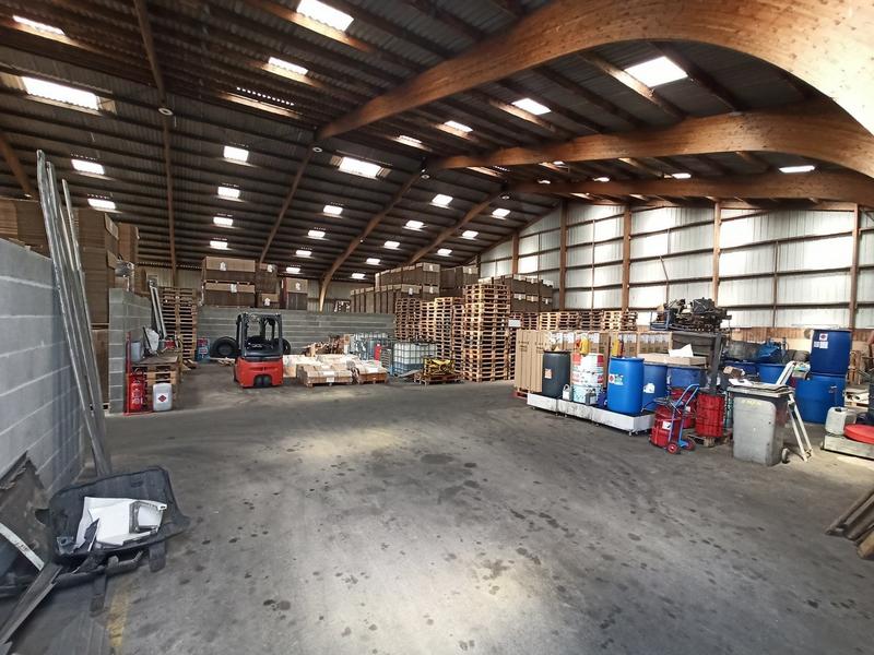 Entrepôt - 2 000 m²