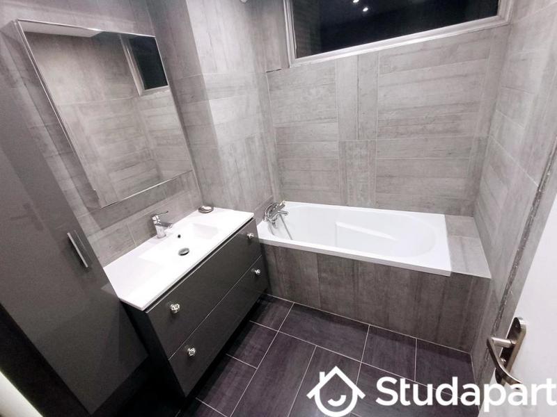 Chambre - 11 m² - 1 pièce