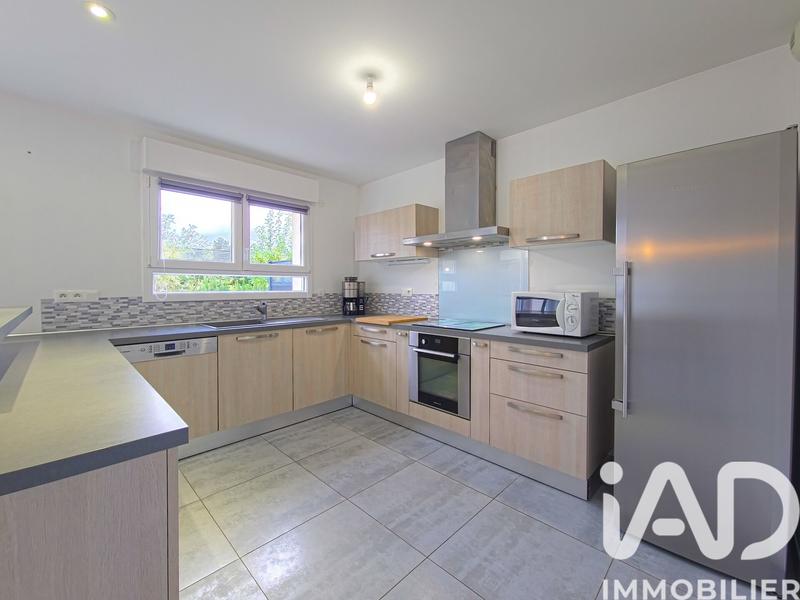 Maison - 90 m² - 5 pièces