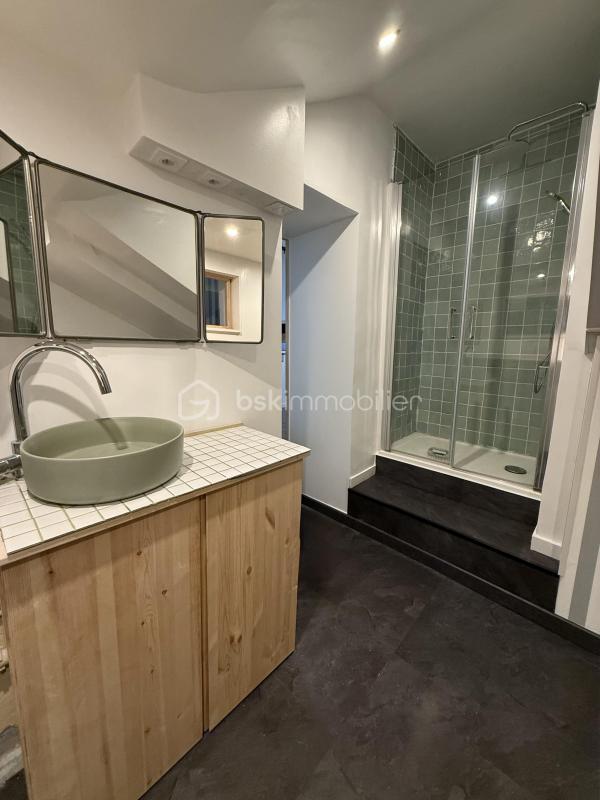 Studio - 50 m² - 1 pièce