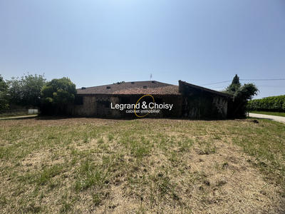 Maison - 260 m² - 1 pièce