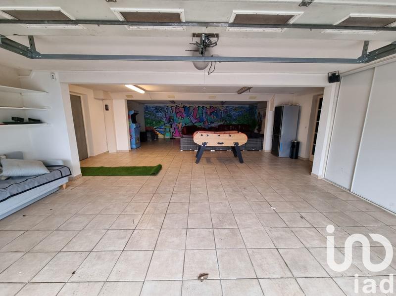 Maison - 230 m² - 9 pièces